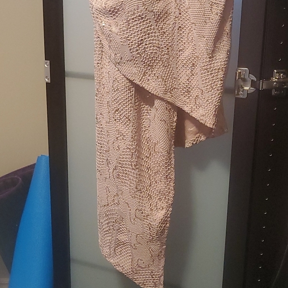 Dress - Picture 2 of 2